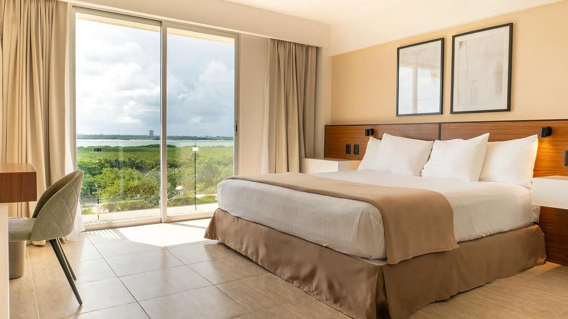 ***  Hotel Calypso Cancun Mexico