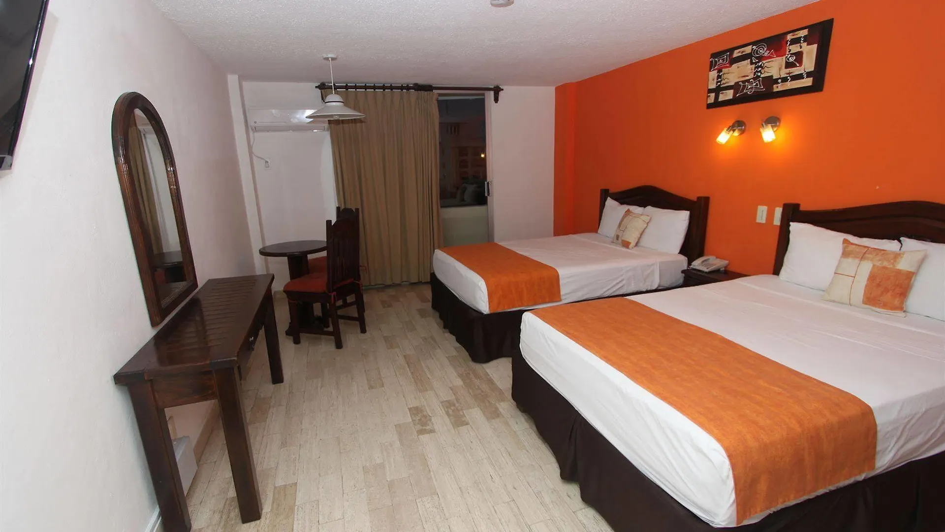 Hotel Calypso Cancun 3*,